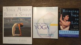 Donna Farhi Yoga  Bücher in Englisch. guter Zustand