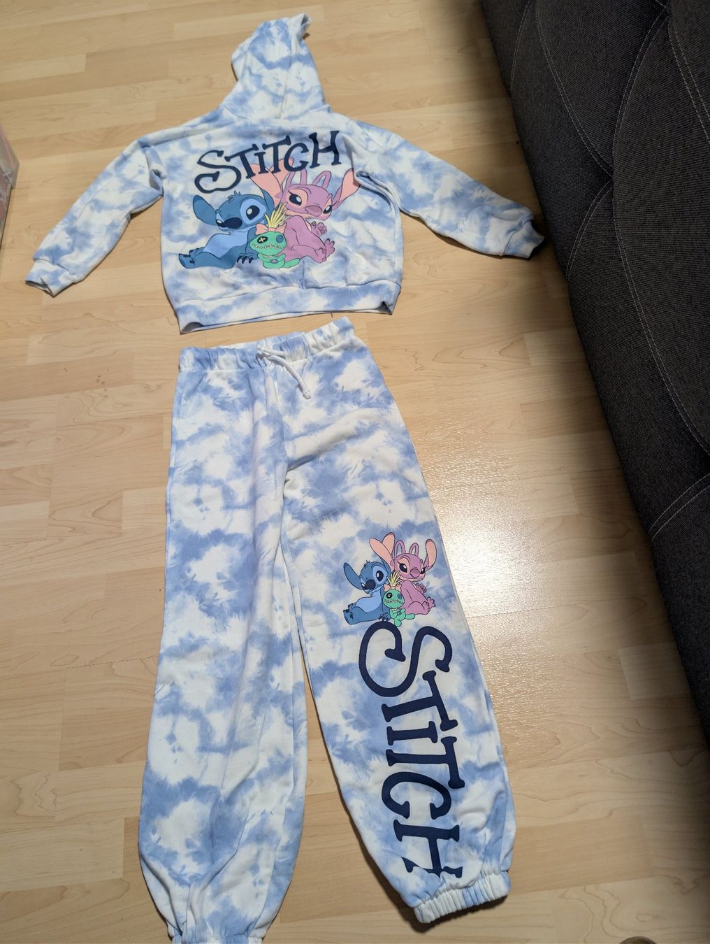 Lotti & Set di vestiti: Cooler Stitch Jogginganzug Hoddie & Hose – Usato da Urdorf venduto da Maeneli90