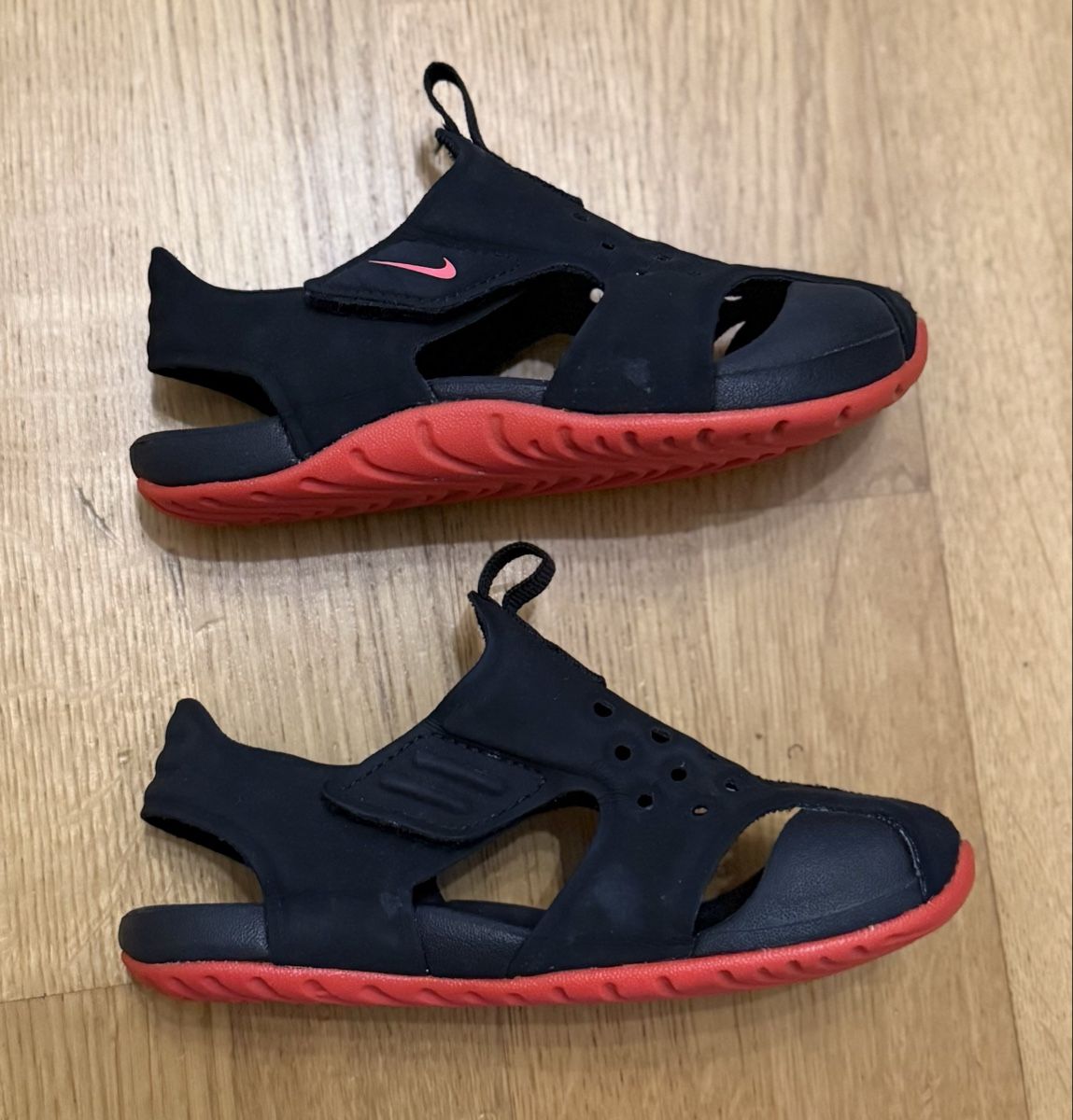 Nike Scarpe per ragazzi: Trekking Sandalen und Wasserschuhe – Usato da Pfäffikon SZ venduto da dom_6zfl 7