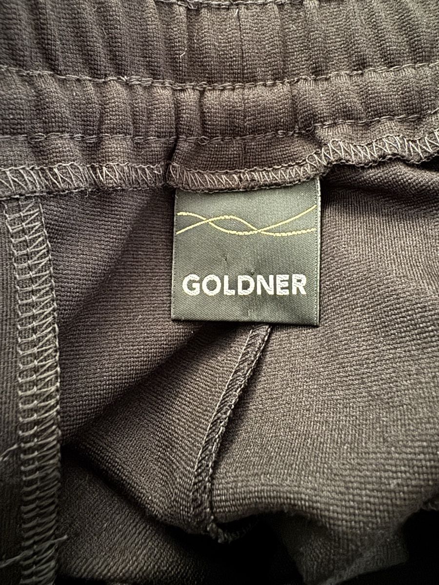 Pantaloni: Freizeithose Goldner Schnitt schwarz ca. Gr. 46 – Usato da Kehrsatz venduto da Adrenalina1 2