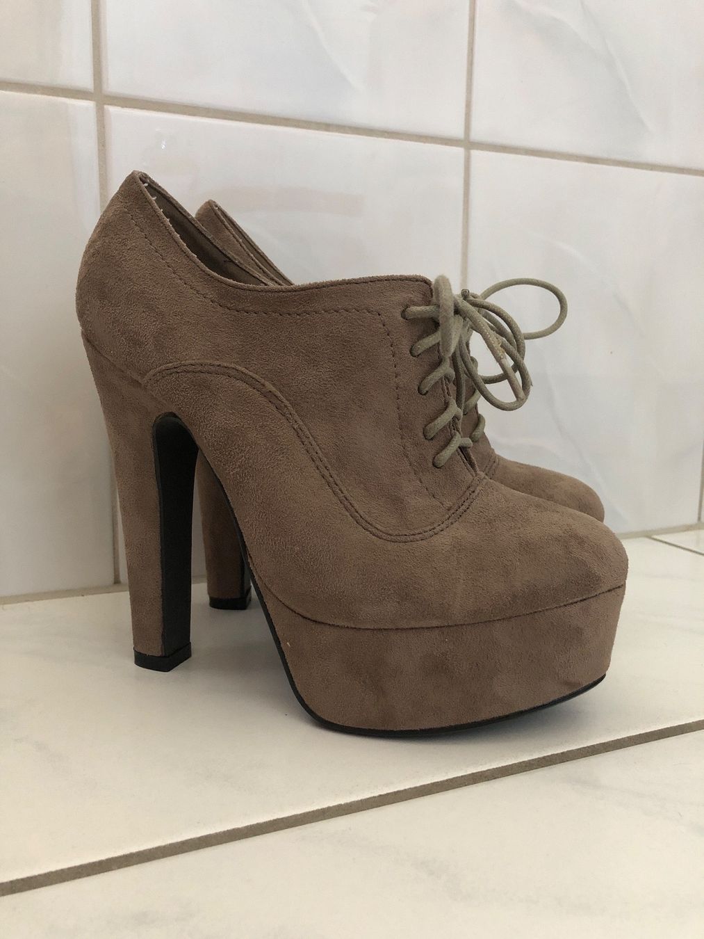 Scarpe da donna: Plateau Pumps 37 – Nuovo (secondo la descrizione) da Root venduto da NaBr76