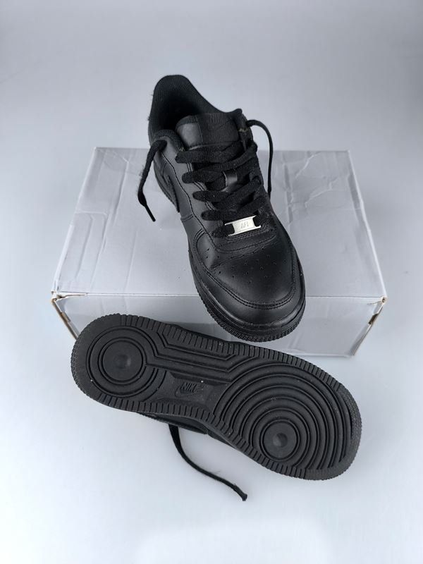 Scarpe da uomo: NIKE AIR FORCE 1 Schuhe – Usato da Rüti ZH venduto da Restwert_Rueti_ZH 2