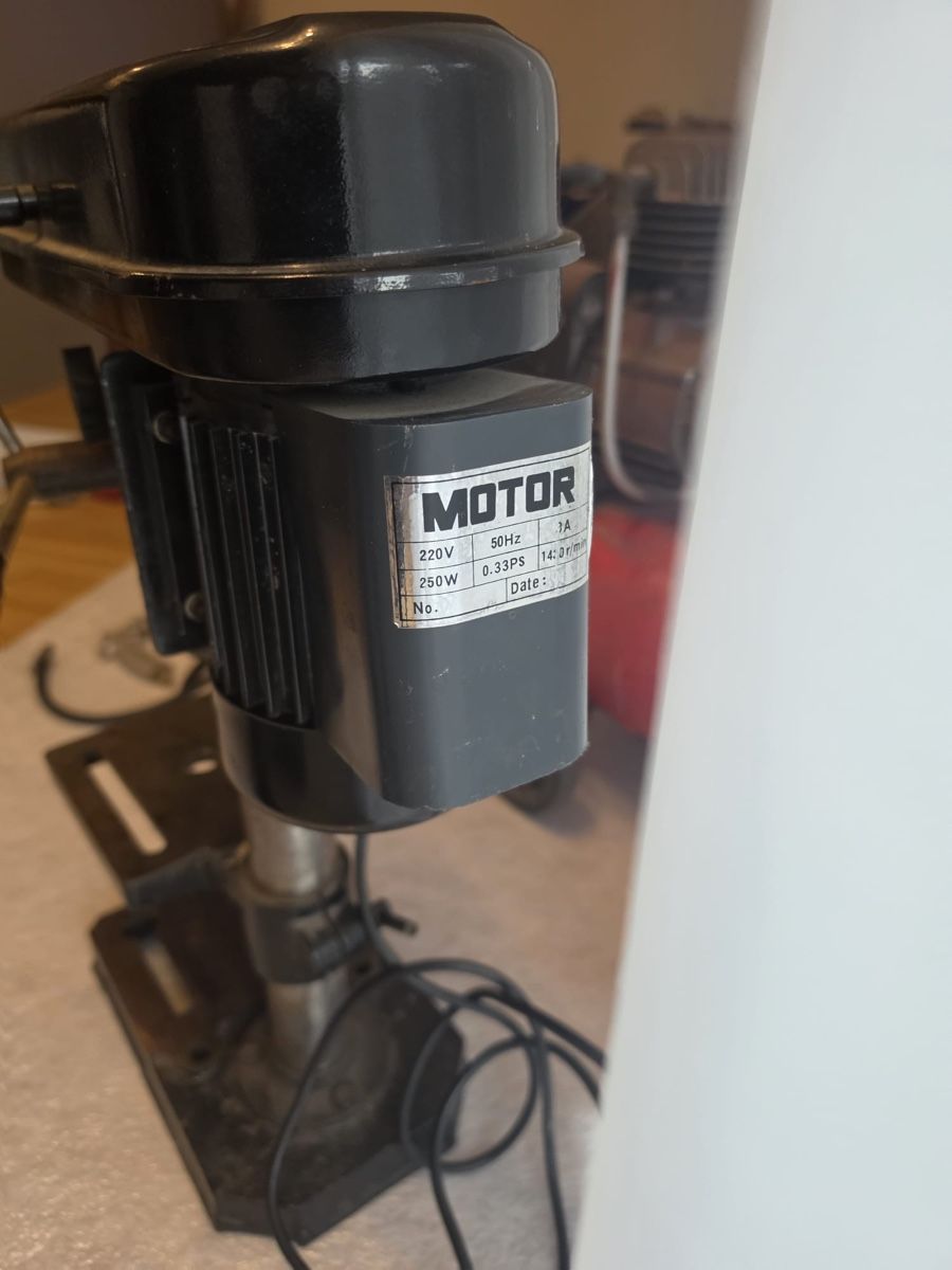 Trapani: Tischbohrmaschine und Kompressor Set gebraucht – Usato da Grenchen venduto da Mary.J 1
