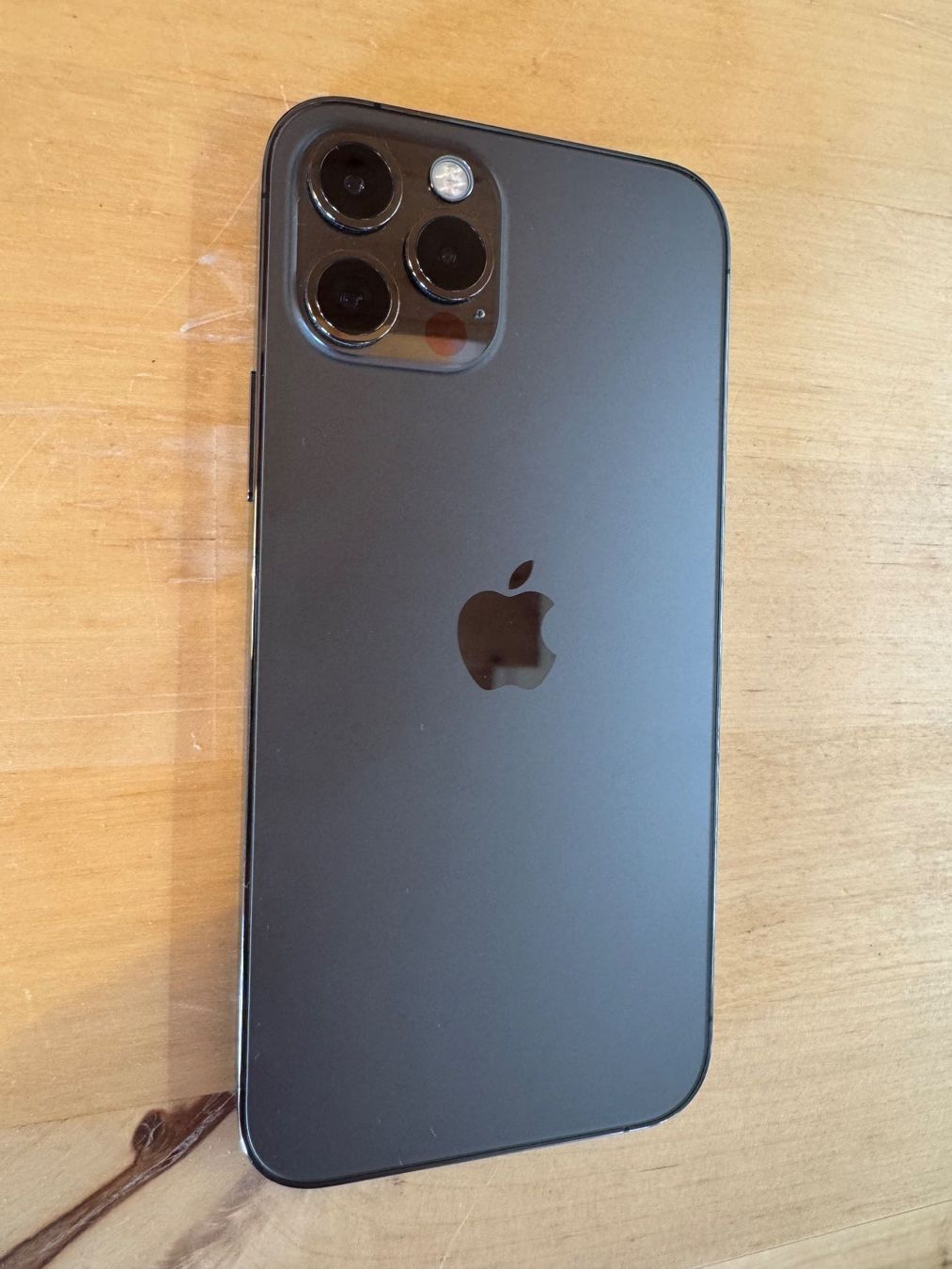 Apple Telefoni cellulari / Smartphones: iPhone 12 Pro, 256GB – Usato da Yverdon-les-bains venduto da AntoninoVega