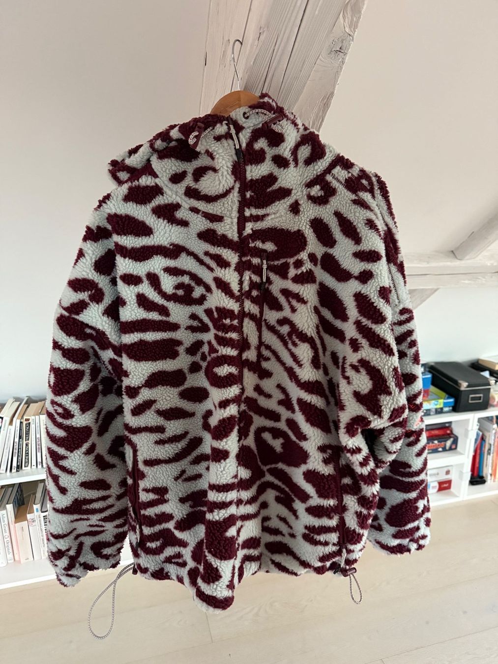 Stella McCartney Giacche: Stella McCartney Winter Jacke mit Kapuze, Grösse M – Usato da Unterägeri venduto da Lerchemeerenge