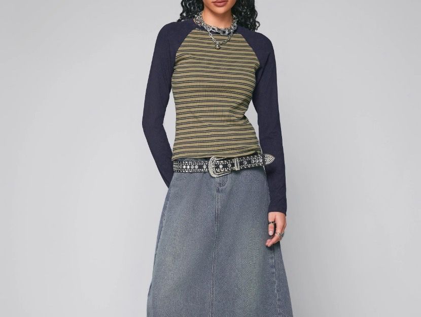 Tops: RIB ROUND NECK CONTRASTING STRIPE TOP – Neu (gemäss Beschreibung) aus Vuisternens-Romont von gol_xp6p 1