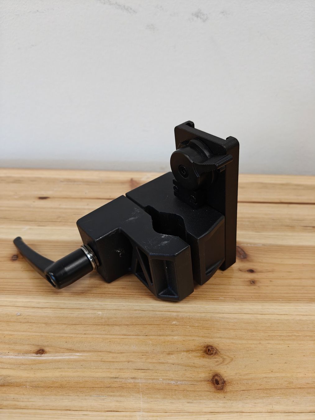 Aputure Lampade: Aputure LS 600d Pro LED V-Mount Kit mit Case – Usato da Schlieren venduto da CINElight 6