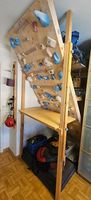 Kletterwand 34° inkl. Griffe, Crashpad & Stehtisch