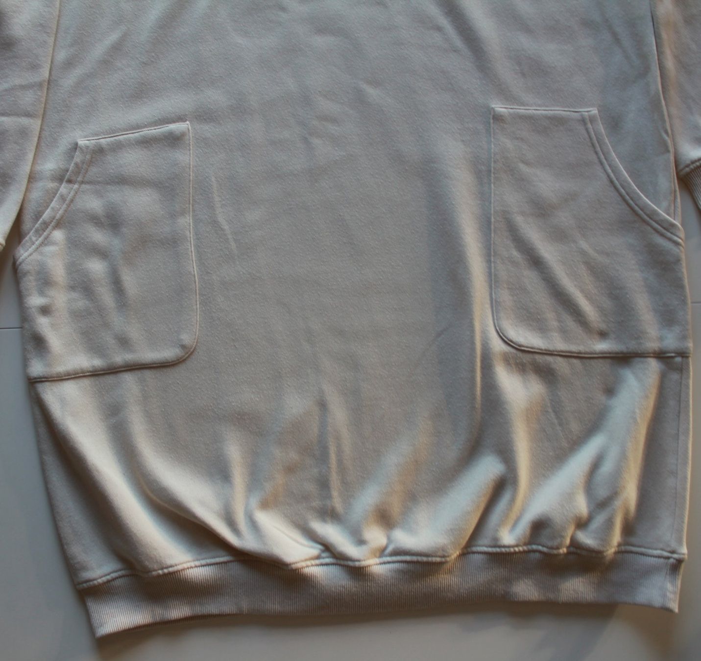Vestiti: Robe pull à capuche beige t. XL – Usato da Peseux venduto da Gilloss 2
