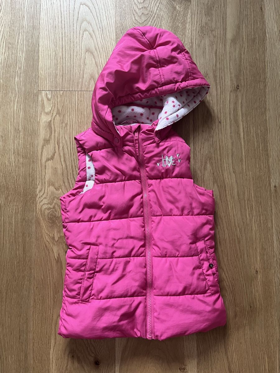 Altro abbigliamento per bambina: Mädchen Weste Gr. 128 mit Kapuze – Usato da Wädenswil venduto da dorodi