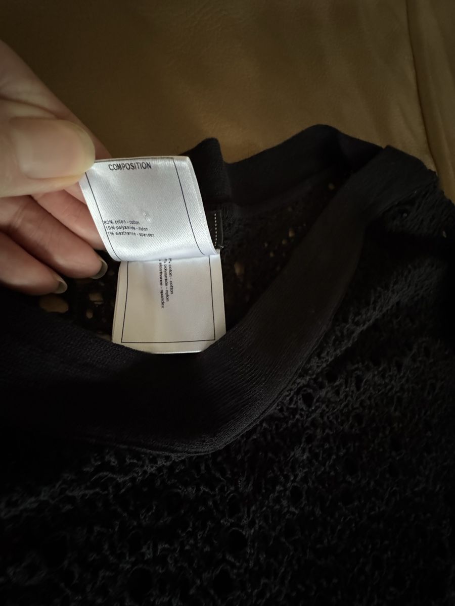 Chanel Maglioni & Felpe: Chanel Black Knit Top, Size 40 – Usato da Belp venduto da Aliya 1