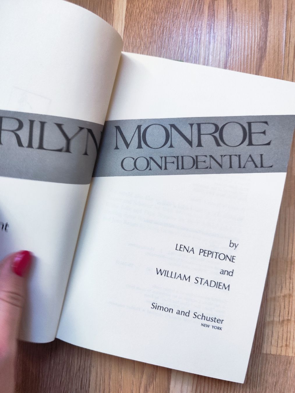 Libri: Marilyn Monroe Confidential - An Intimate Account Book! – Usato da Mägenwil venduto da VintageGirly 3