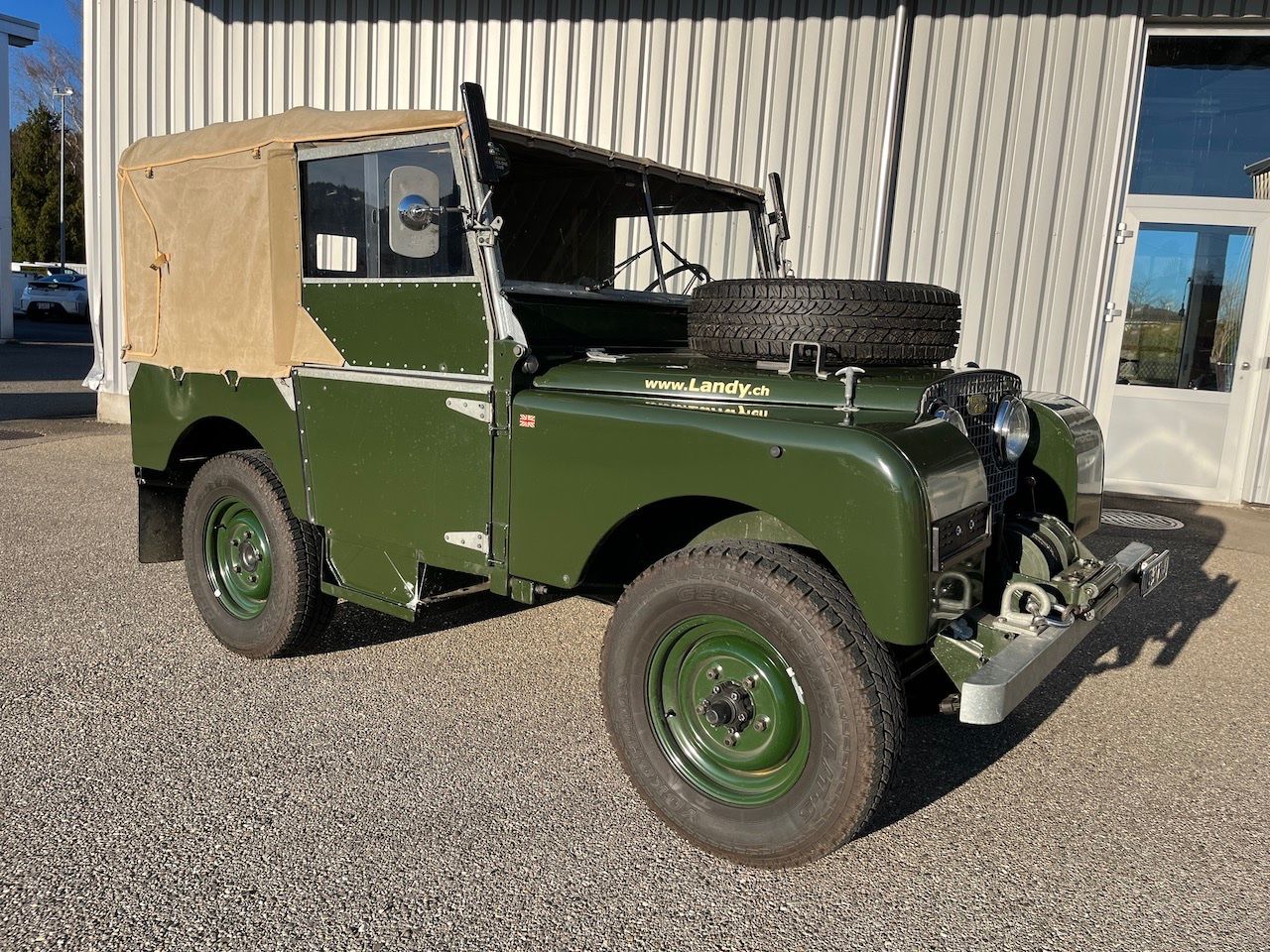 Land Rover Automobili: Land Rover 80 Serie 1 – Usato da Sirnach venduto da MaechlerAutomobile 2