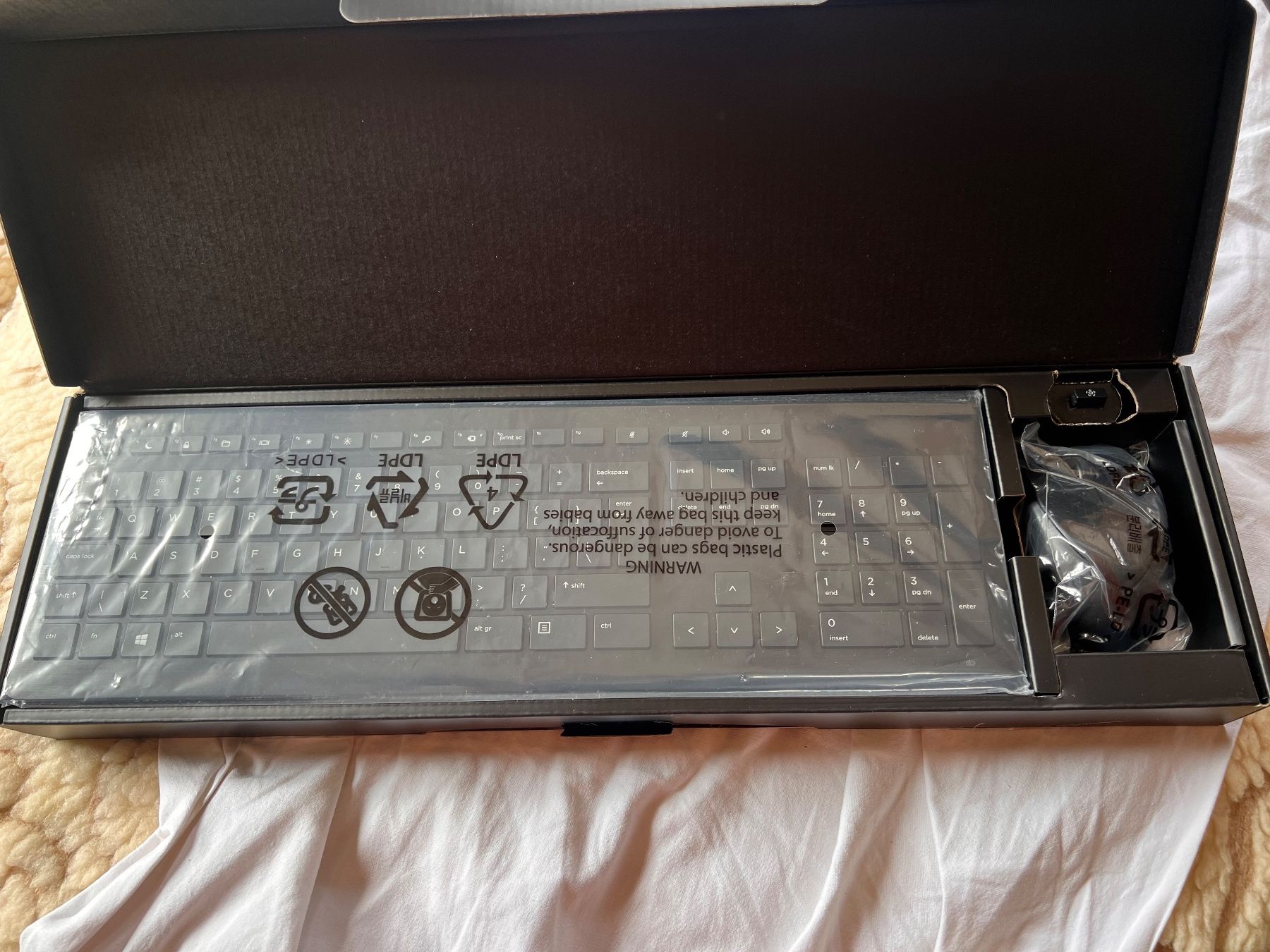 Hewlett Packard Tastiere: HP 950 MK Testatur + Maus Combo - US-Layout - Ovp. – Nuovo e nell'imballaggio originale da Tafers venduto da JP911 2