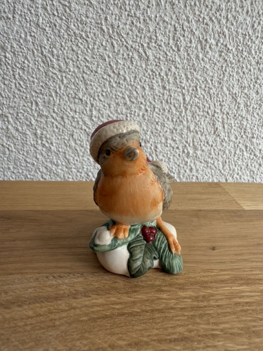Statuette: Goebel Rotkehlchen mit Weihnachtsmütze – Usato da Sarmenstorf venduto da Nathaliie_21 1