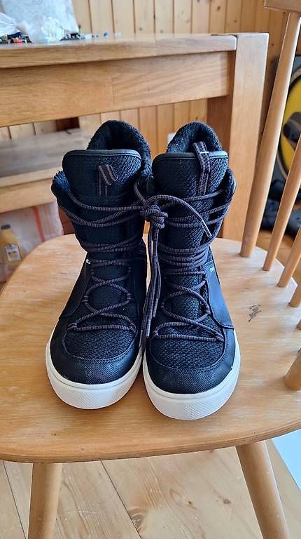 Schuhe für Jungen: Winterstiefel – Gebraucht aus Schwellbrunn von lea_hb2s
