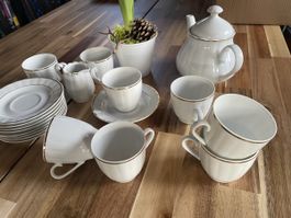 Service à thé allemand, porcelaine blanche avec liseré doré