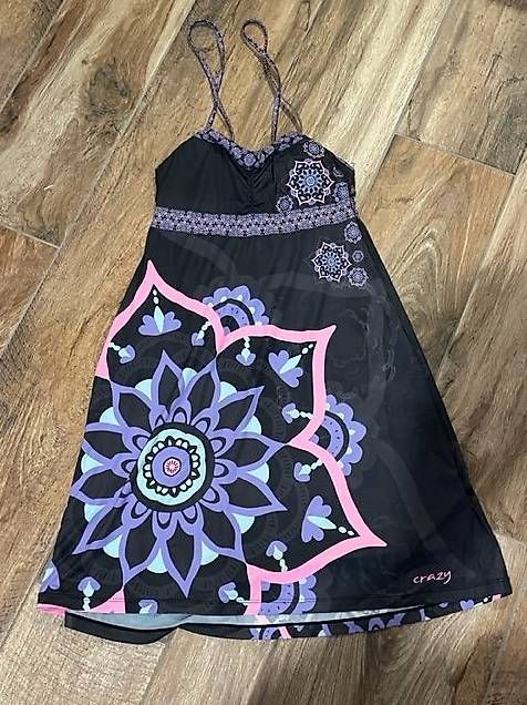 Vestiti: Robe Crazy – Usato da Chamoson venduto da COXIE