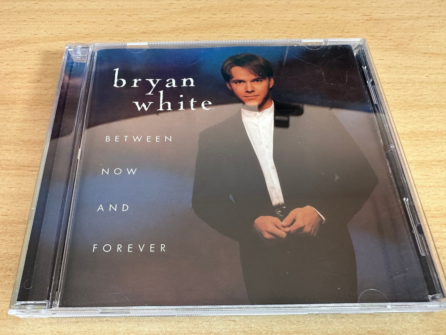 CD: Bryan White – Between Now And Forever – Usato da Rikon im Tösstal venduto da Alpenmutz