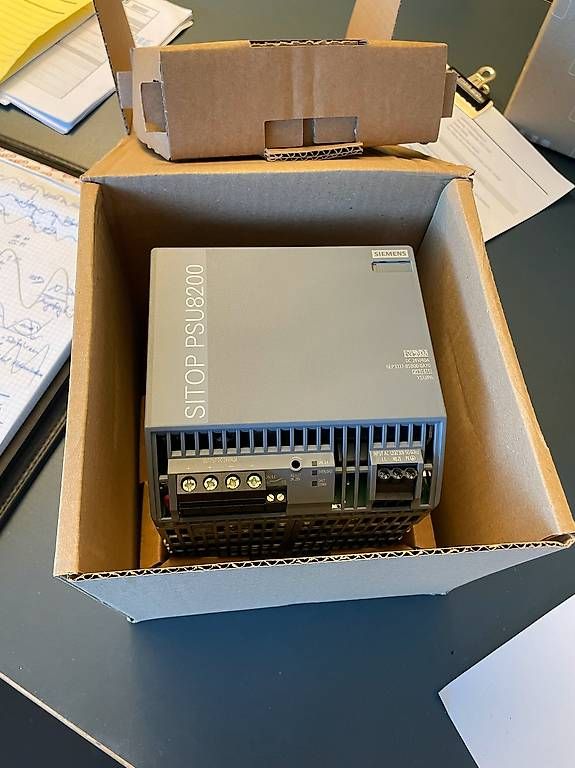 Componenti elettronici: Stromversorgung 230VAC/24VDC 40A SITOP 8200 – Usato da Brunnen venduto da Noldius