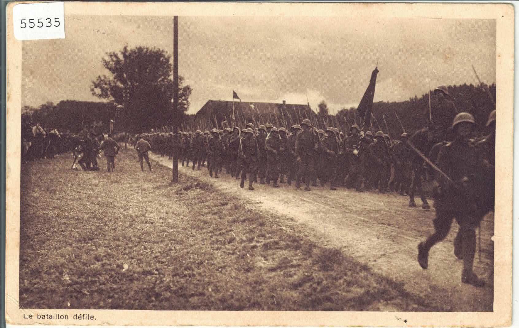 Ansichtskarten: Armee Suisse - Le bataillon defile – Gebraucht aus Ettingen von Kartenplanet