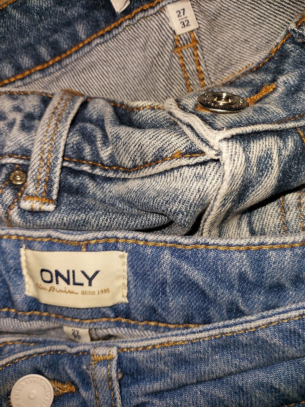 Lotti & Set di vestiti: Mädchenjeans 2 Paar Grösse 27/32 – Nuovo (secondo la descrizione) da Kaiseraugst venduto da biketom66 1