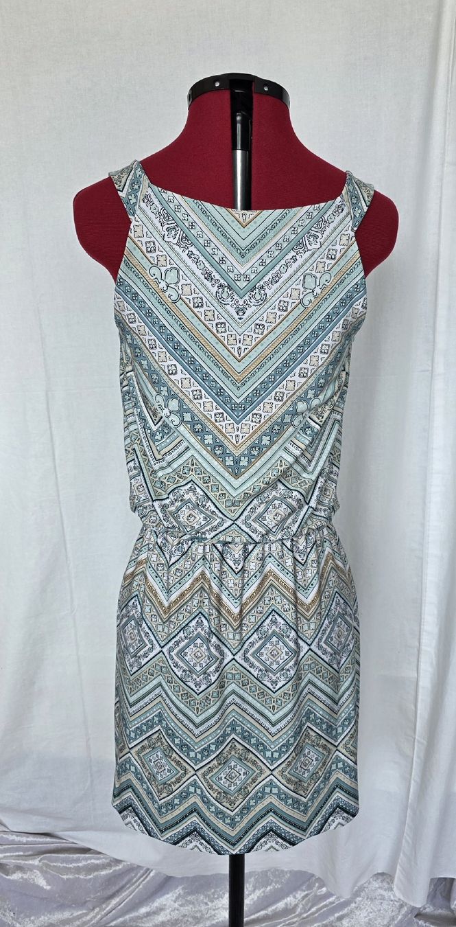 Robes: Kleid – Neuf (Voir description) à Pfäffikon SZ par hrs_k2tn 2