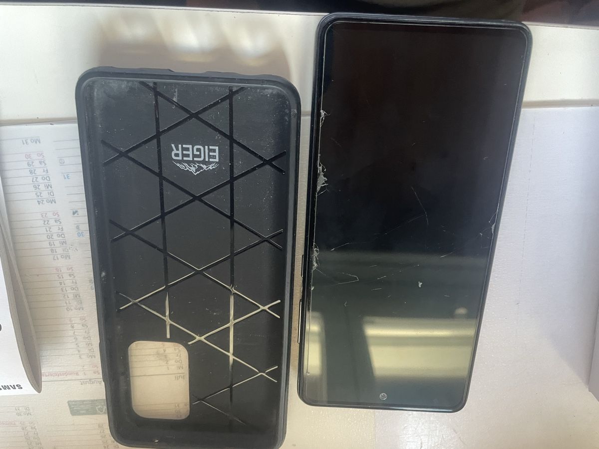 Samsung Portables: Natel Samsung A 52 – D'occasion à Matten(St.Stephan) par hjkl000