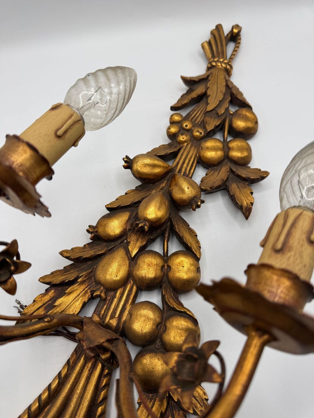 Lampade: 2 Wandlampen, Gold patiniert – Usato da Sachseln venduto da BONATI01 5
