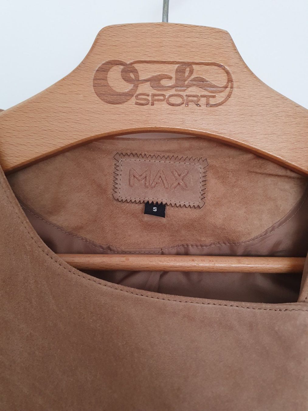 Giacche: Wunderschöne MAX Wildlederjacke mit goldenen Verschlüssen, S – Usato da Zürich venduto da natalos 2