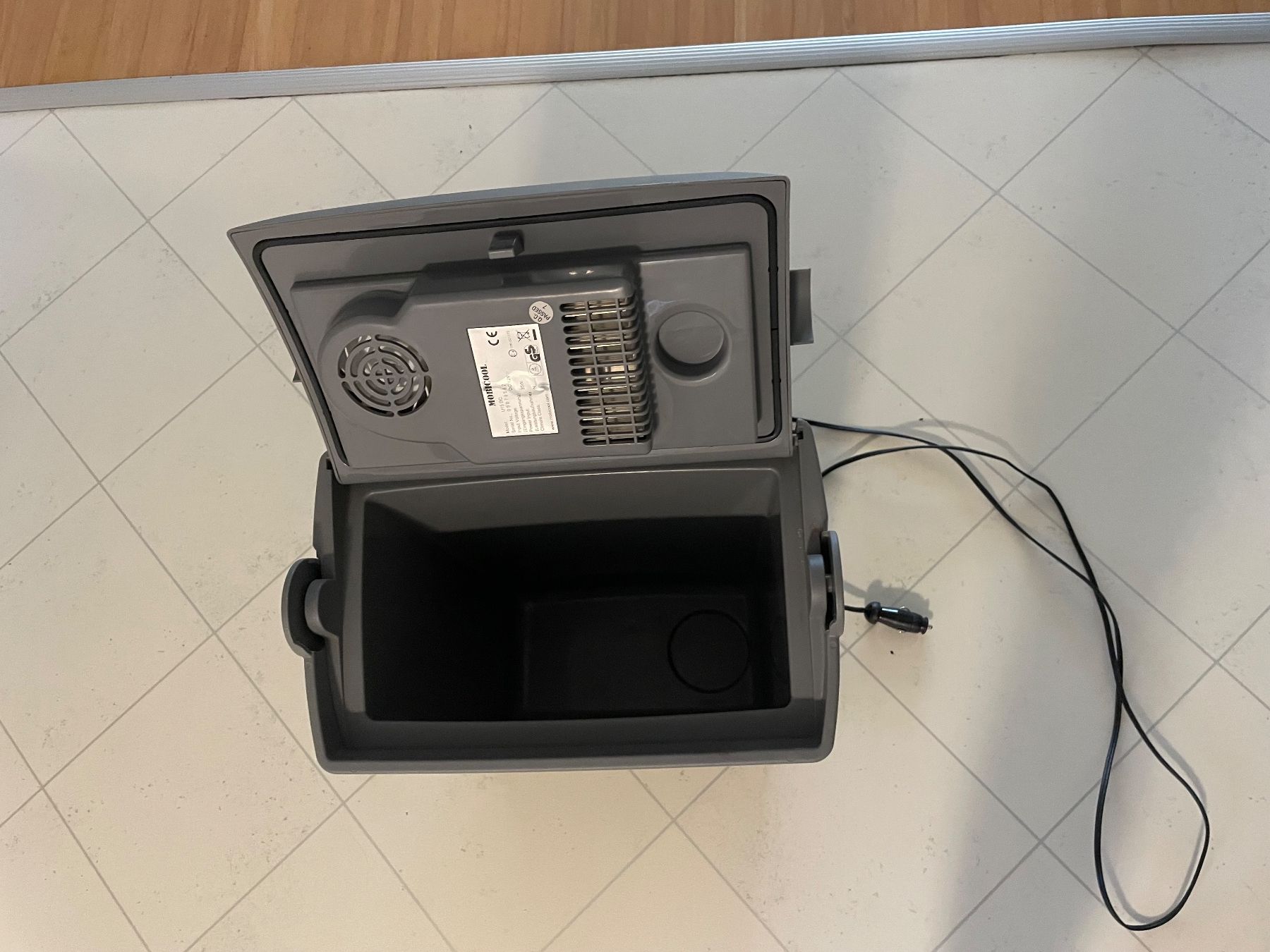 Mobicool Frigoriferi & Refrigeratori: Mobicool Kühlbox 12V DC guter Zustand – Usato da Ebikon venduto da Agnes62 2