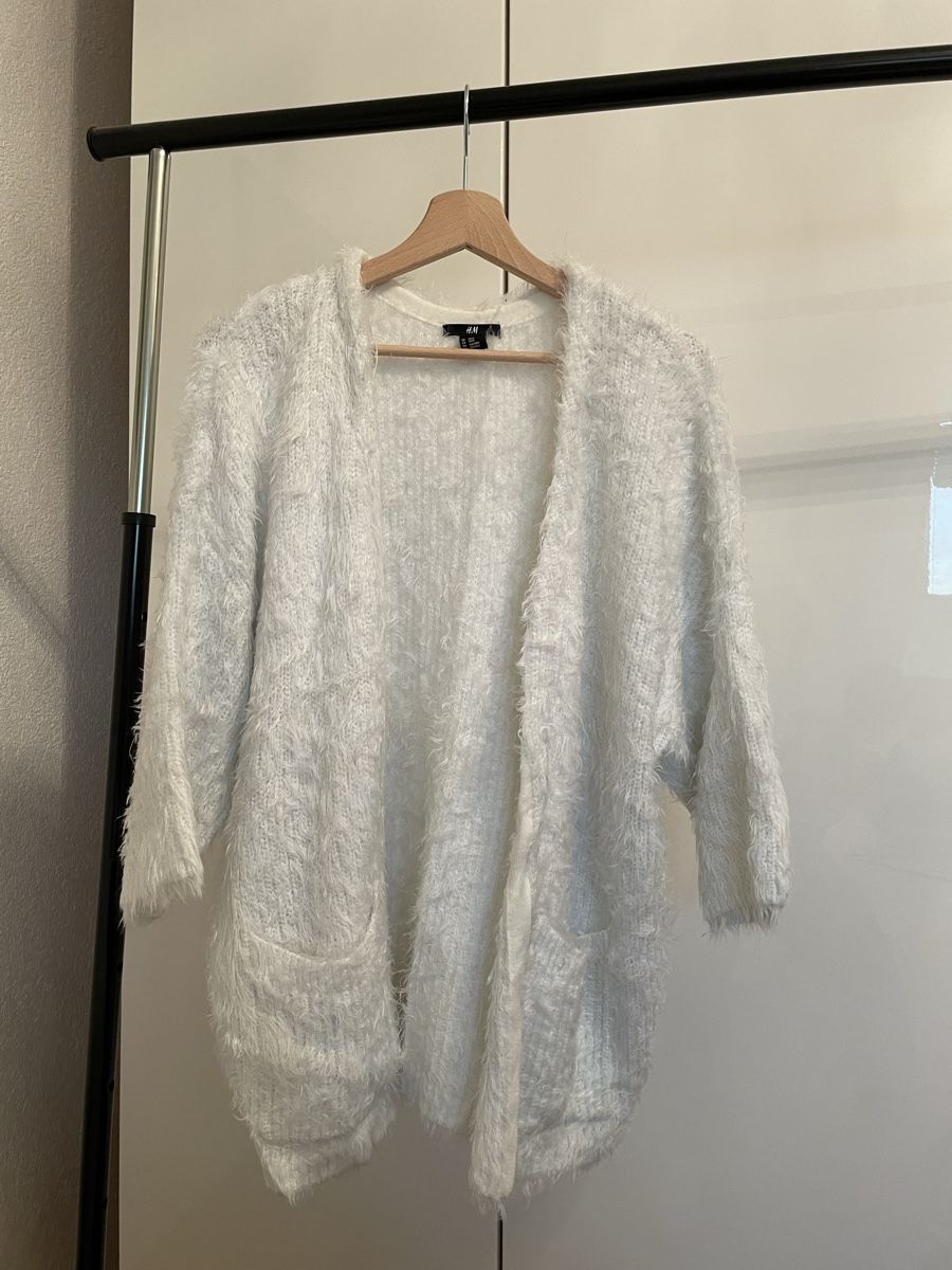 H&M Pullover & Sweatshirts: H&M Cardigan – Gebraucht aus Grenchen von iagiag