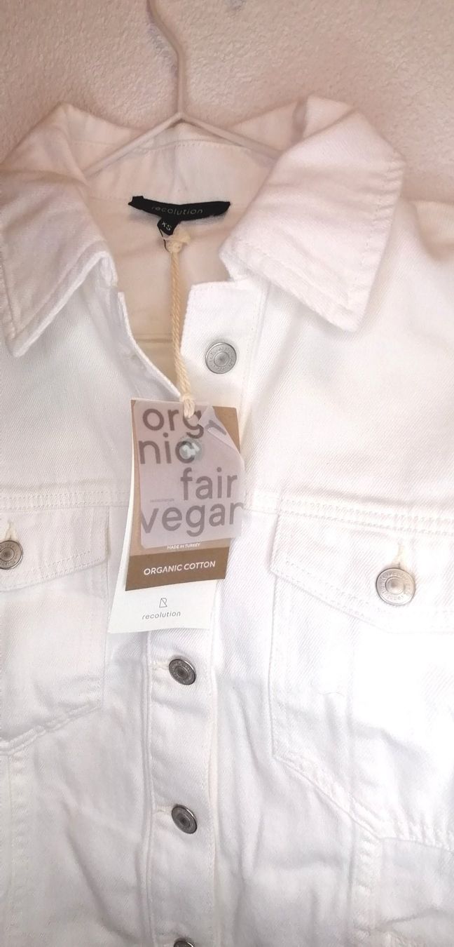 Giacche: Denim Jacke ''Pansy'' weiss, ivory fairtrade recolution S – Nuovo e nell'imballaggio originale da Rheinfelden venduto da womanskirtSecondhand 1