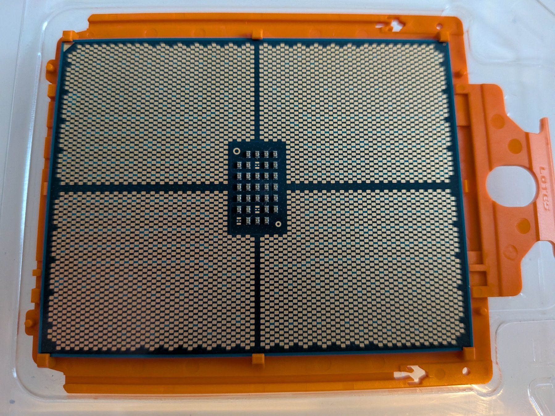Amd Componenti elettronici: AMD Threadripper 7960X - 24 Cores / 48 Threads -  sTR5 CPU – Usato da Meilen venduto da tkube 1