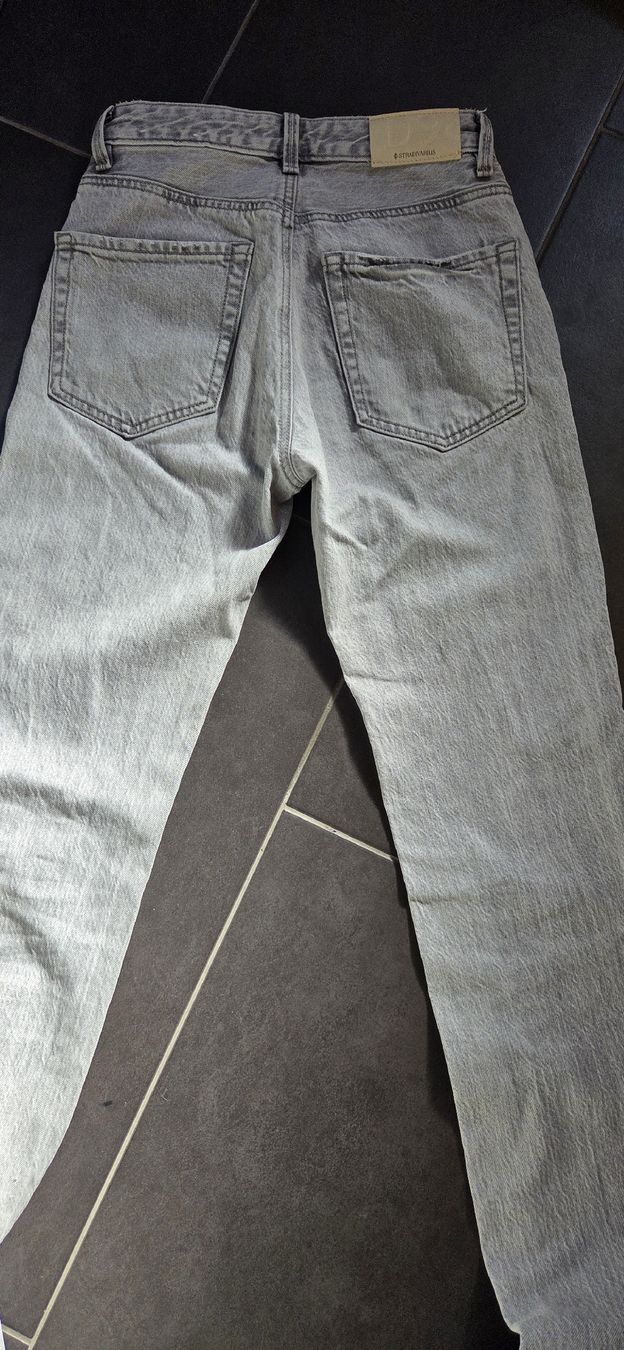 Stradivarius Jeans: Stradivarius Jeans D98 Gr.32 – D'occasion à Lyss par Urma5 1
