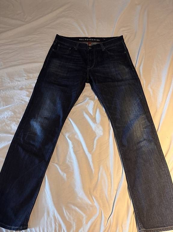 Jeans: Jeans  Baldessarini  – Usato da Regensdorf venduto da Jazmyn307