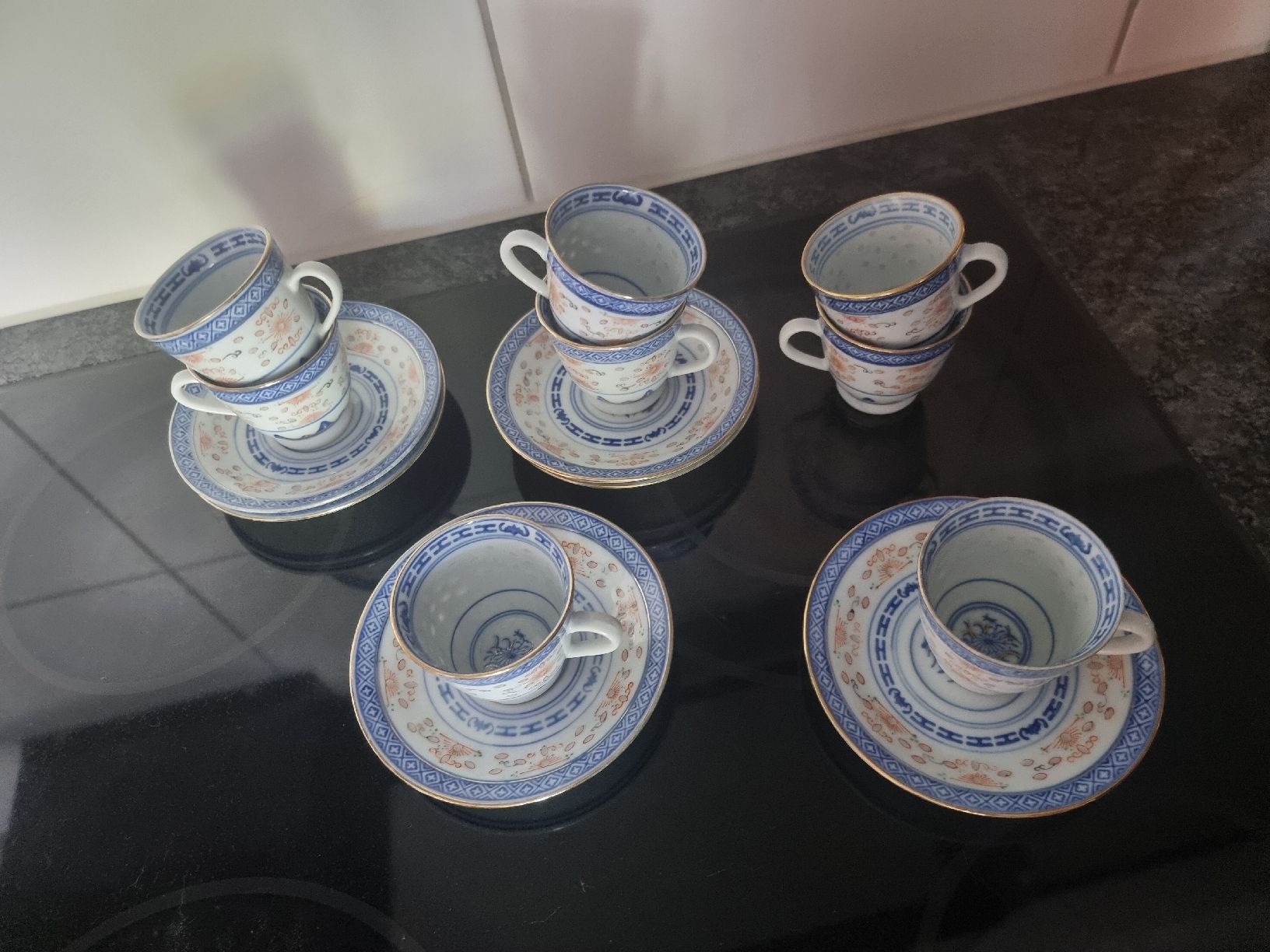Set di piatti: Asiatisches Teeservice – Usato da Zweidlen venduto da VG159 1
