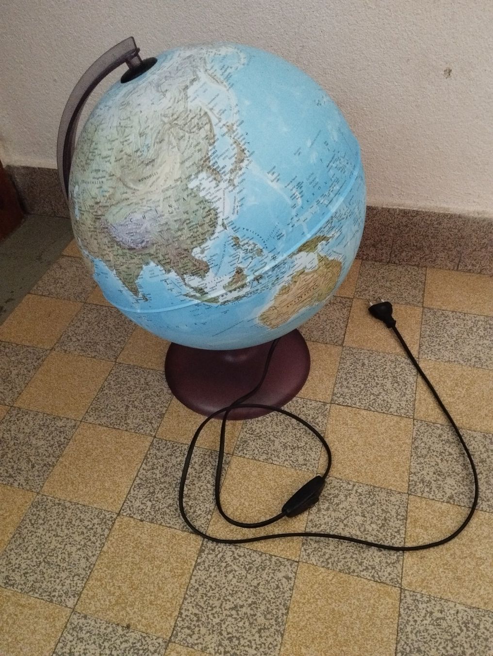 Lampen: 10). Globuslampe – Gebraucht aus Niedergesteln von Dekoat