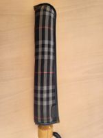 Parapluie pliable Burberry motif tartan bon état