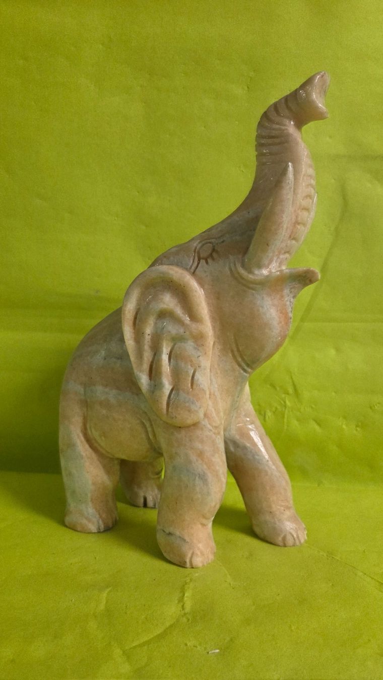 Skulpturen & Statuen: Schöner Elefant aus Marmor 30cm – Neu (gemäss Beschreibung) aus Roggliswil von Mabelco