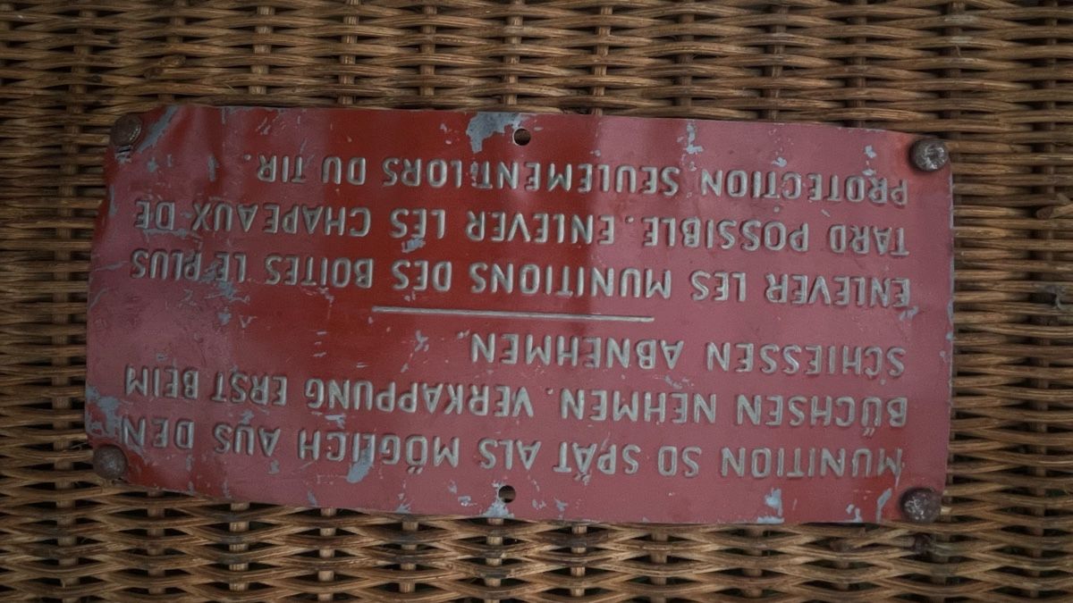 Attrezzatura & Pezzi di ricambio: Militär Munitionskorb Weide mit Blechschild gebraucht – Usato da Eschenbach SG venduto da Helveticus