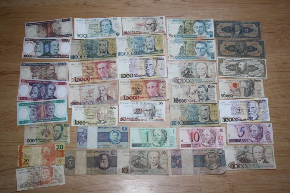 Billet Série 100 billets du Monde différents - plus de 30 Pays