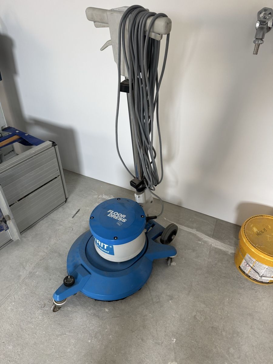 Cleanfix Tutte le macchine: Einscheibemaschine – Usato da Egnach venduto da Pokehome