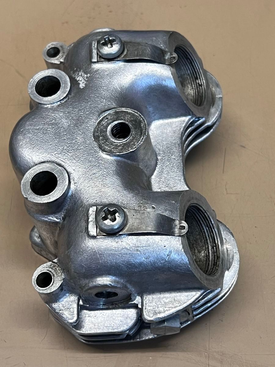 Triumph Tutti i ricambio per moto: Triumph Bonneville Oldtimer Ventildeckel 2 – Usato da Rickenbach / Sulz venduto da Alfisti156 2