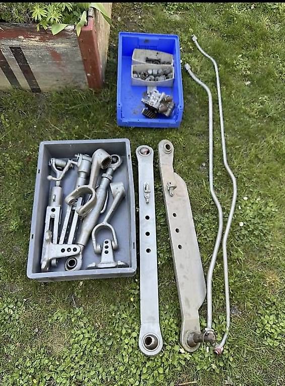 Tutti gli attrezzi: Hydraulique, bloc – Usato da Boudry venduto da Davidsius1