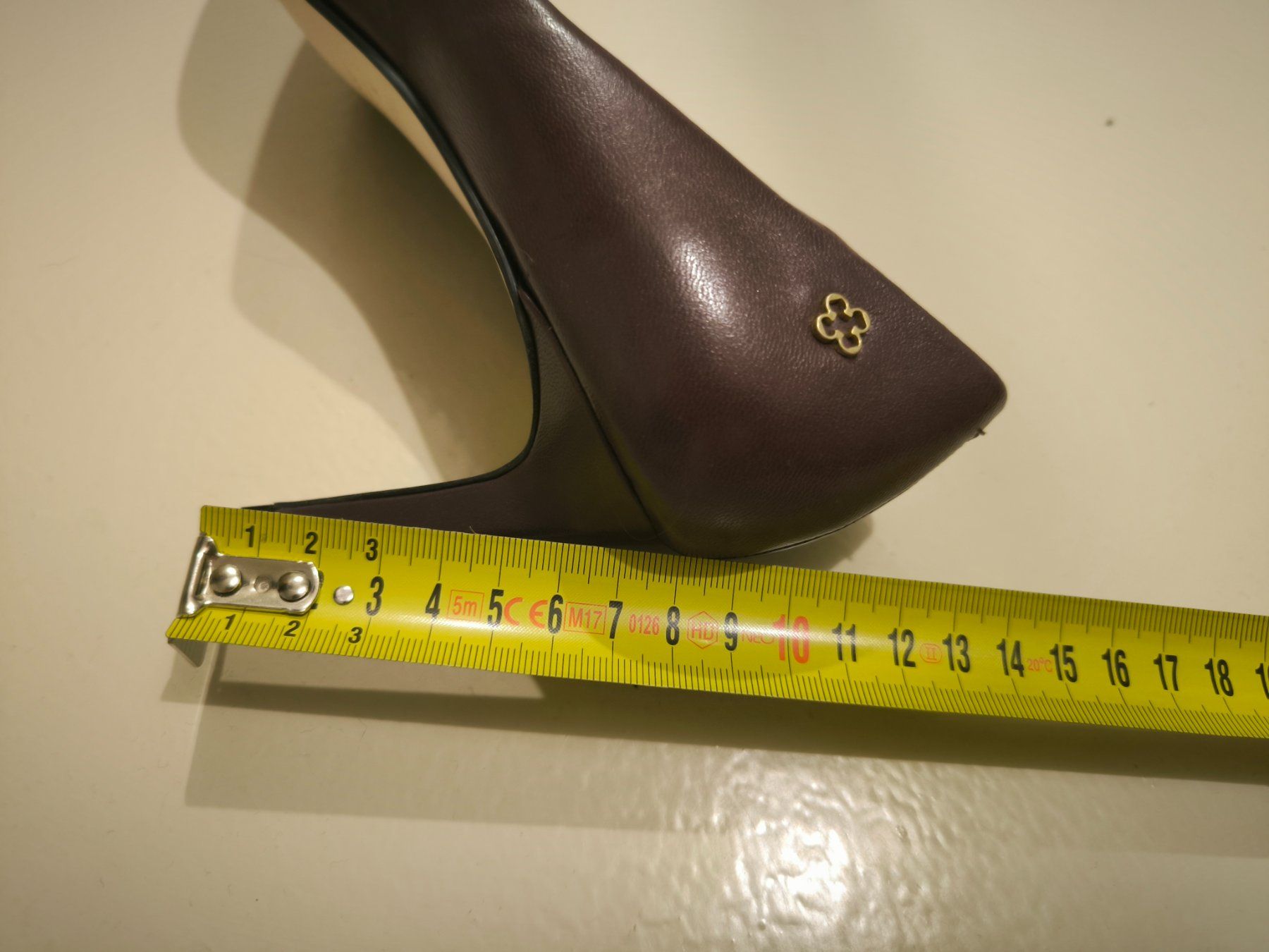 Scarpe da donna: Neuer Echtleder Pumps EU 39 schöne Farbe! – Nuovo (secondo la descrizione) da Wallisellen venduto da C_DM 7