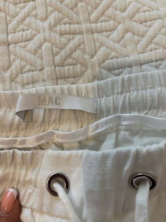 Pantaloni: MAC Leinenhose Neu 42 – Nuovo (secondo la descrizione) da St. Gallen venduto da Svitlana.G 1