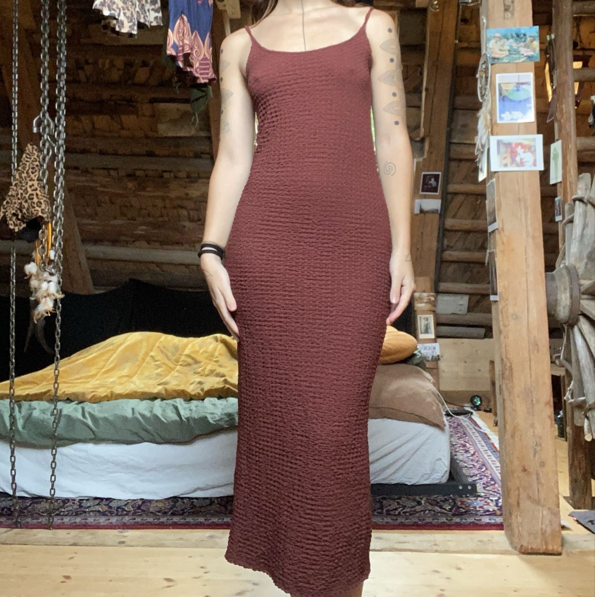 Vestiti: Weinrot enges Kleid mit Details – Usato da Rehetobel venduto da Norea69