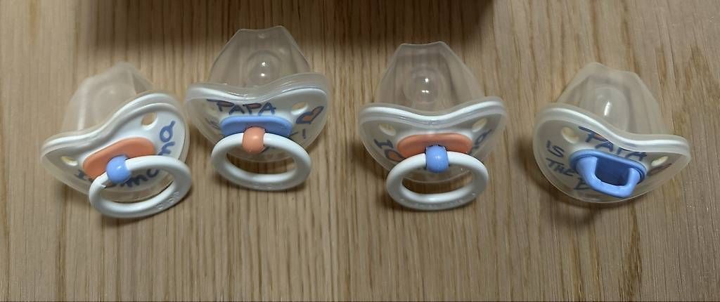 Bibi Succhiotti & catenelle porta ciuccio: Bibi Nuggi Schnuller, Flaschen und Nuggiband – Nuovo (secondo la descrizione) da Rorbas venduto da Astrafix