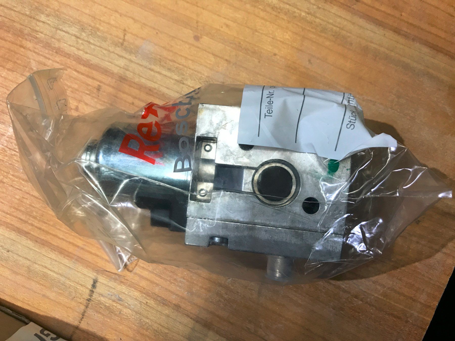 Componenti elettronici: Rexroth Magnetventil 24V Neu. – Nuovo (secondo la descrizione) da Kreuzlingen venduto da JOWY72 1